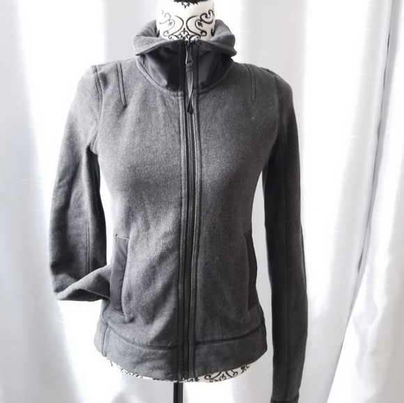 SOLD Lululemon En Route Jacket Size 4 - Picture 5 of 8